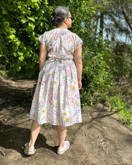 sukienka kopertowa wiejski ogród